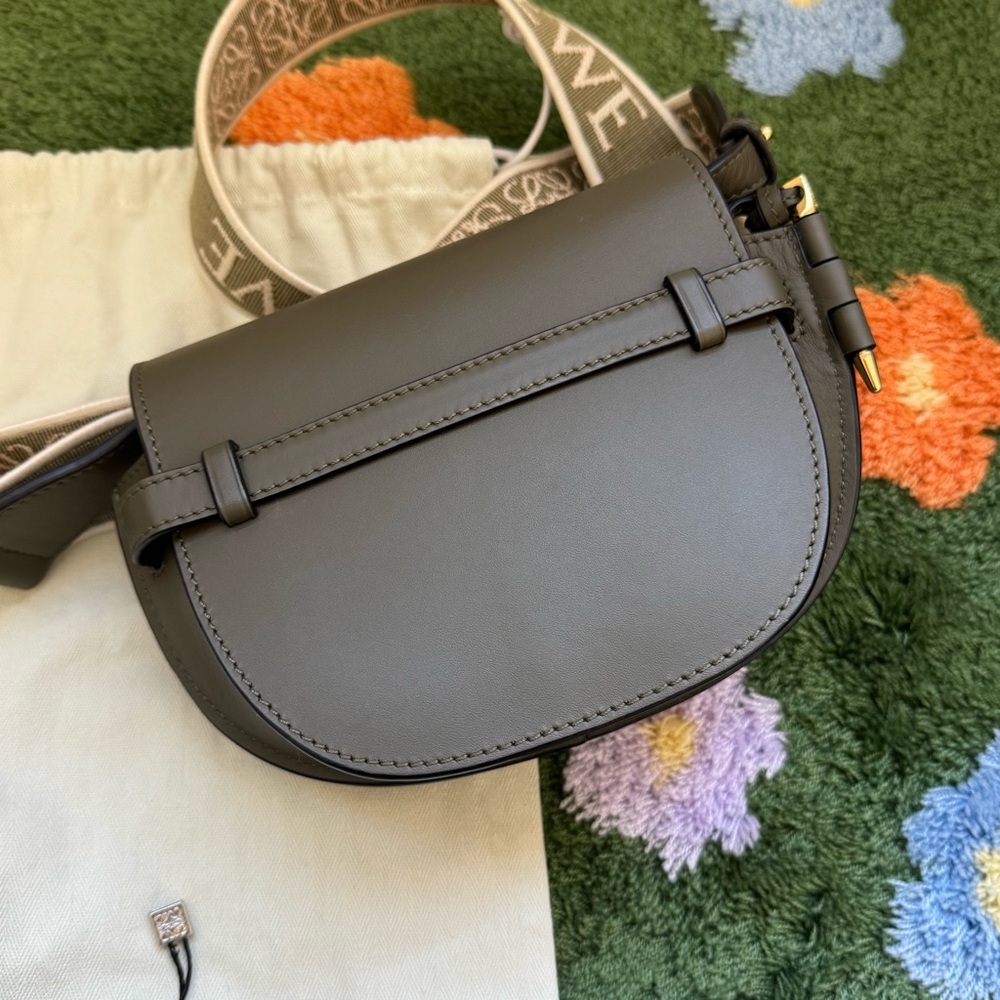 Loewe Mini Gate Dual bag
in soft calfskin and jacquard (like new condition) - Picture 3 of 7